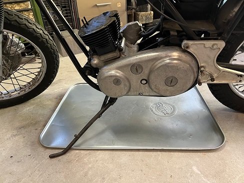 1974 Commando primary cover removal