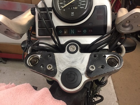 BMW R1100R replace fork seals