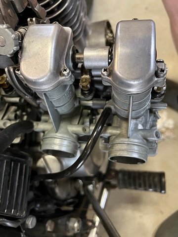 Kawasaki KZ650 carburetor vent lines